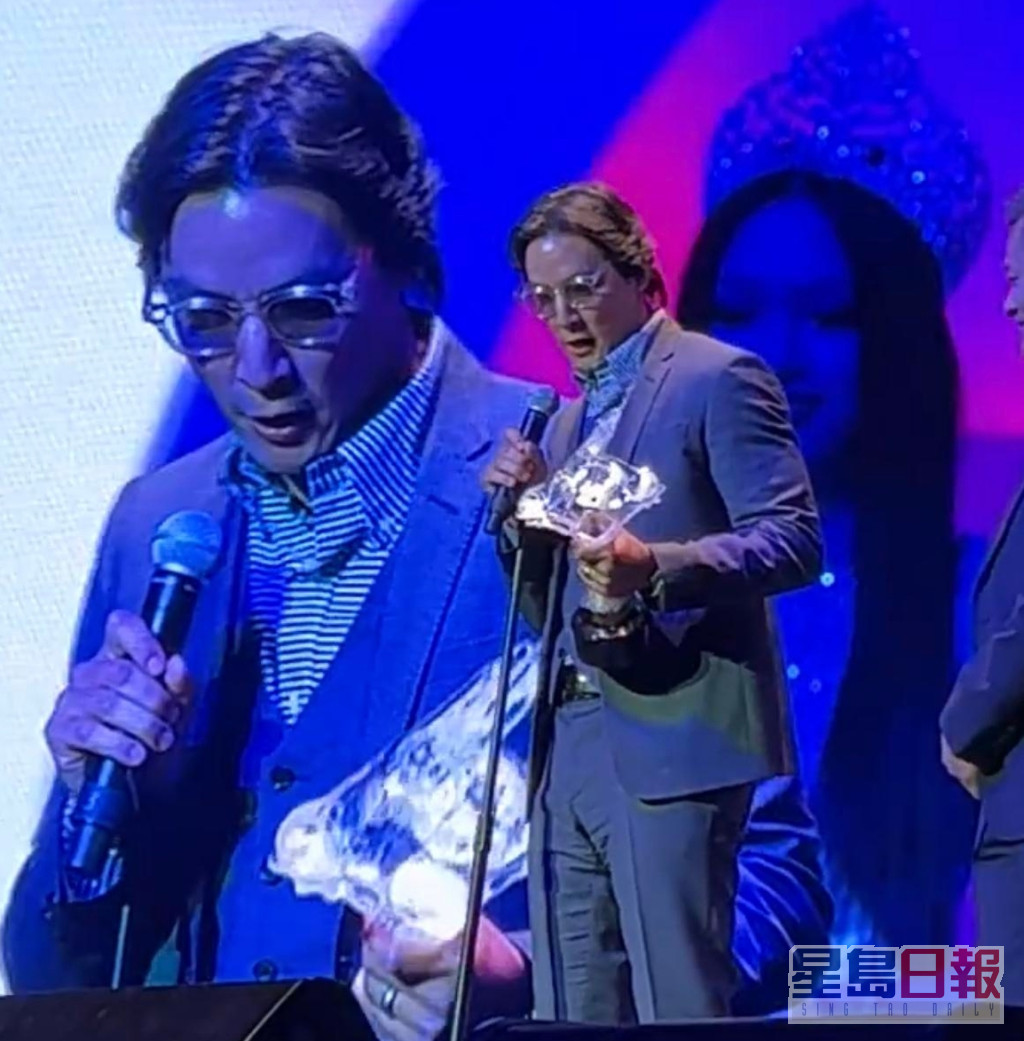 現場網民亦貼出吳彥祖的得獎片段，被指老態畢現。