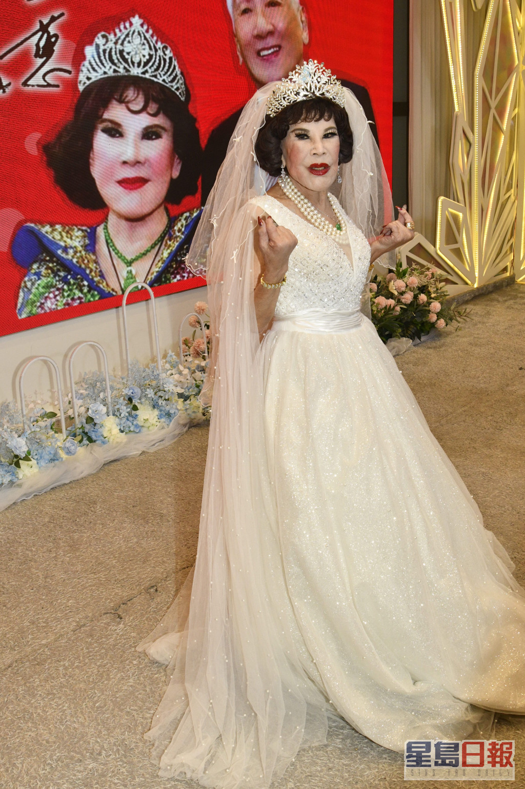 黄夏蕙表示首次穿婚纱。