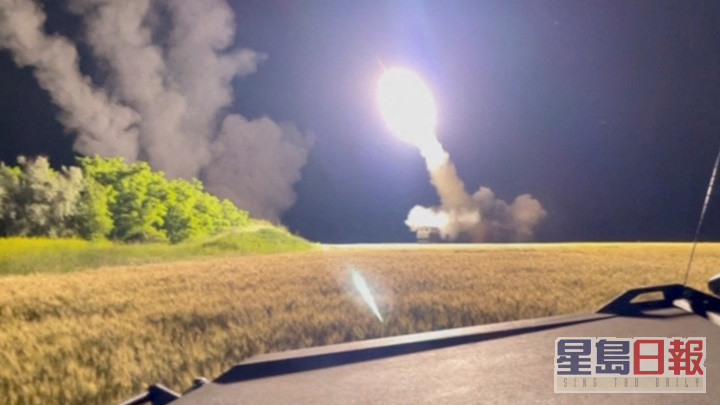 美国新一批对乌军援将包括「海马斯」多管火箭系统。路透社资料图片