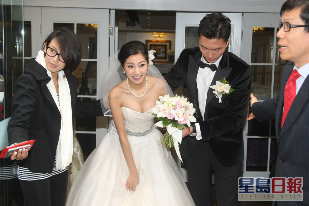 王浩信與陳自瑤在2012年誕下一女。