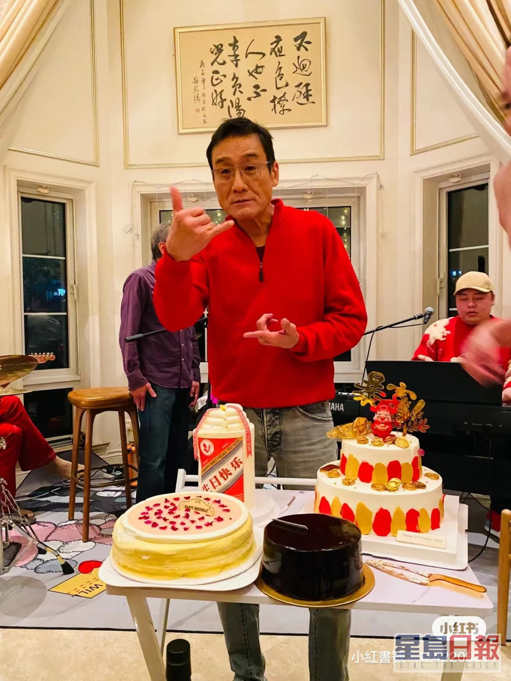 梁家辉迎来64岁生日。