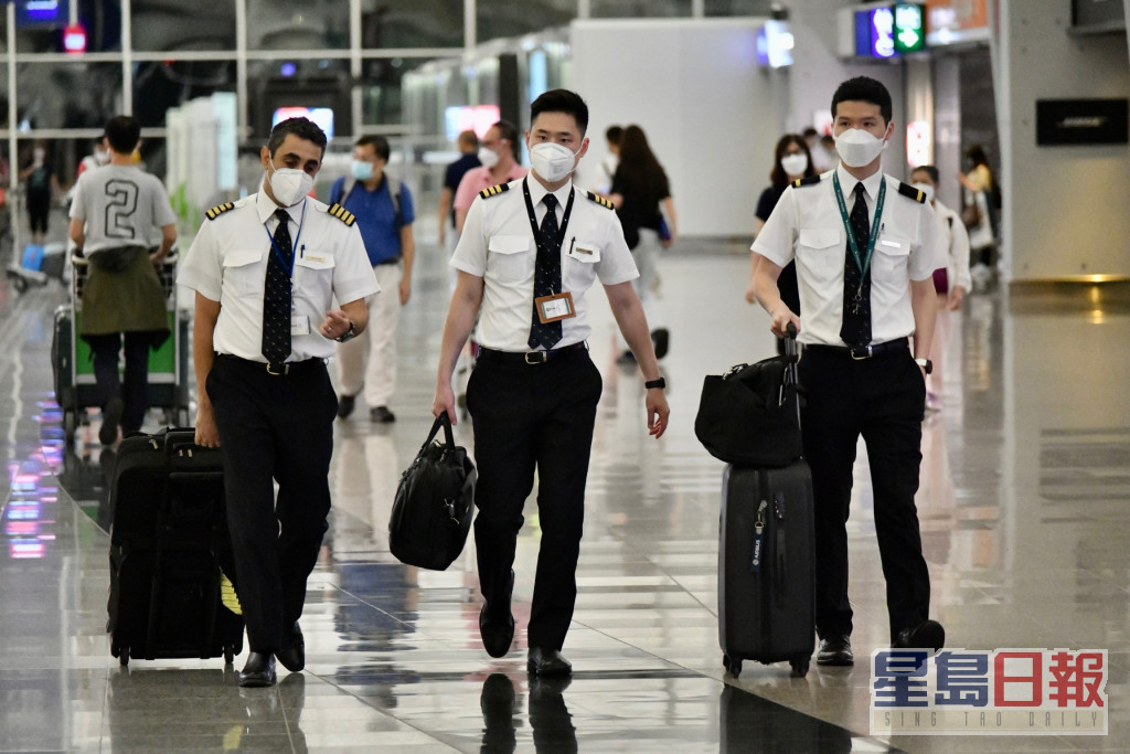 政府放宽机组人员检疫安排，取消香港机组人员闭环管理安排。 资料图片