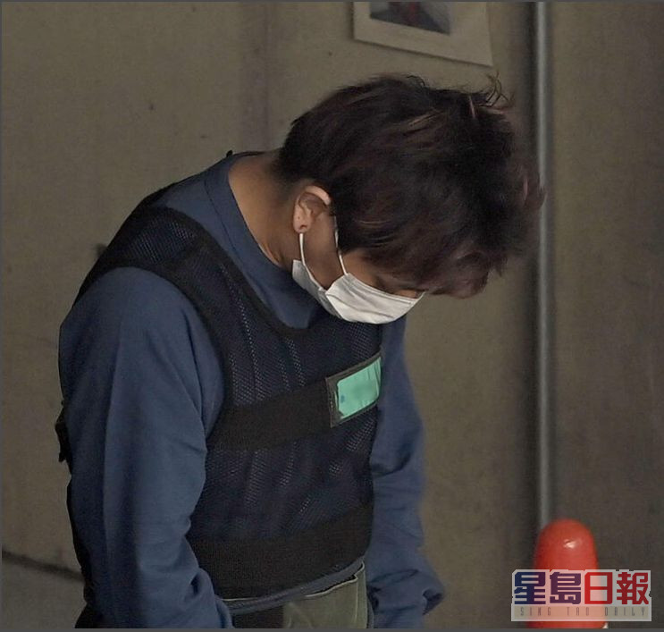 田中聖日前因藏興奮劑被捕，今早被押上警車送檢。