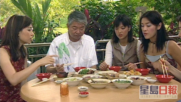 《蔡瀾歎世界》每集都有不同美女陪蔡瀾歎世界，是90年代旅遊節目的經典作。