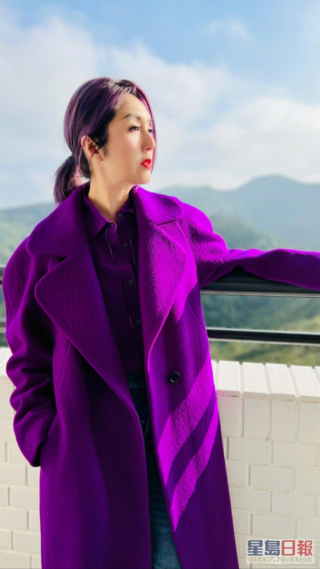 楊千嬅鍾意紫色到曾經推出歌曲《紫色》。