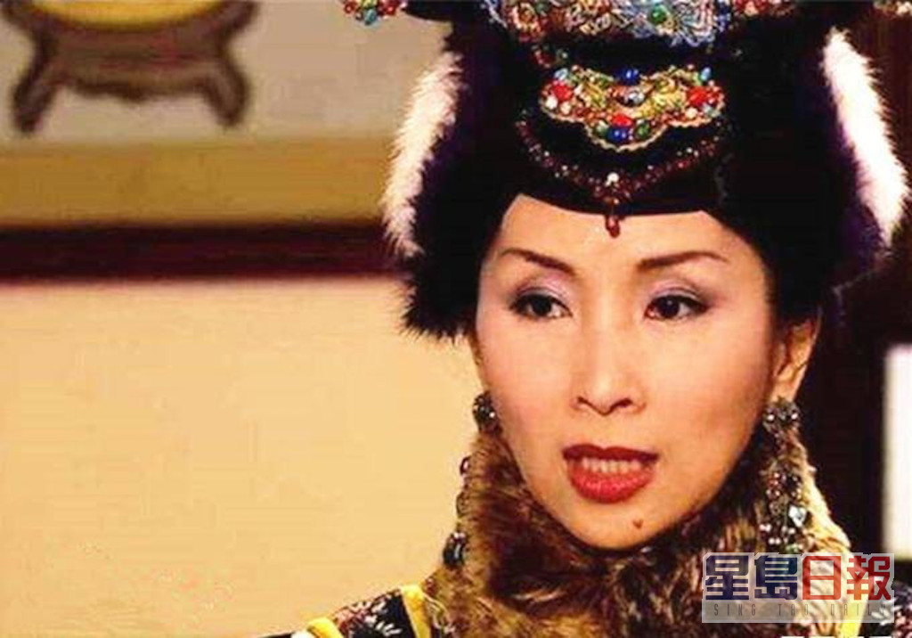 陈秀珠正有饰皇后的气势。