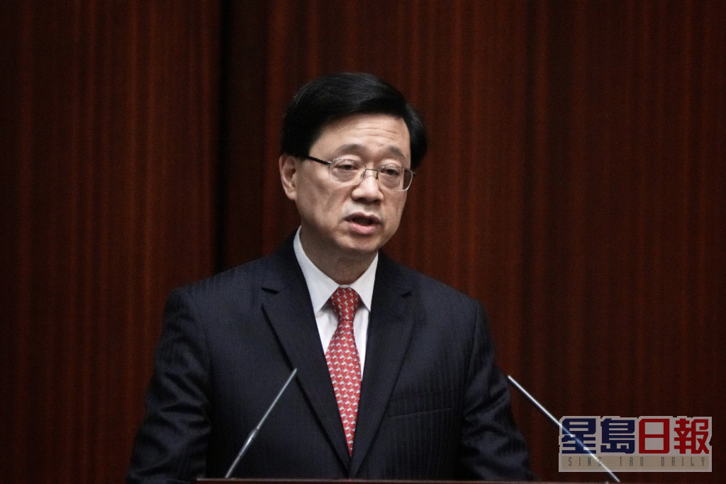 李家超指出二十大报告为香港政府指明发展方向。资料图片