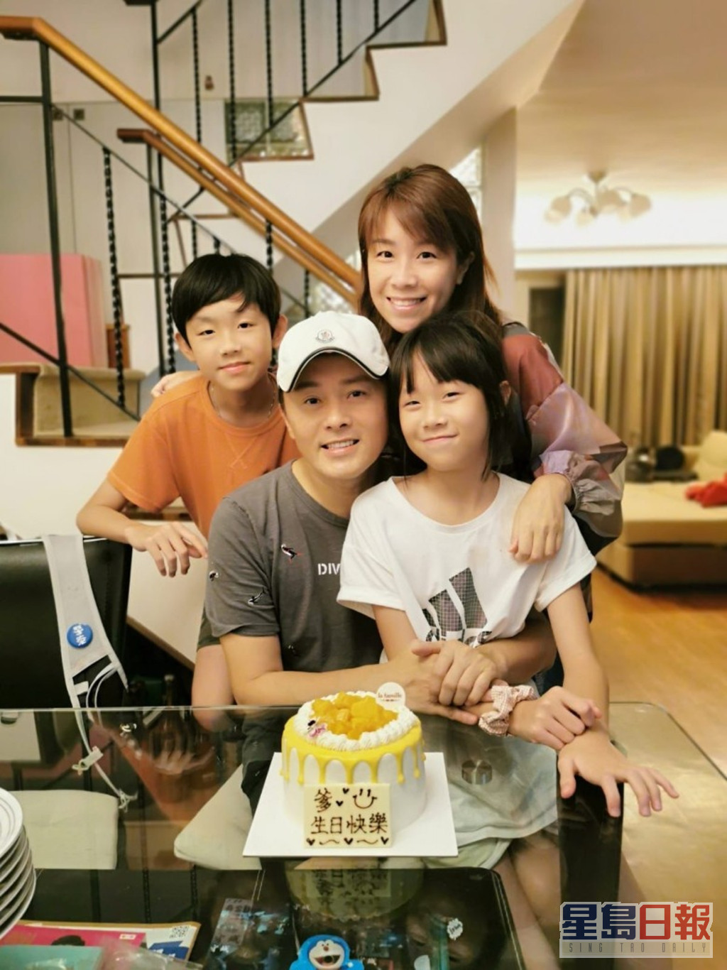 姜大衞大女姜依蘭2007年與曹永廉結婚，兩人育有一子一女，生活美滿。