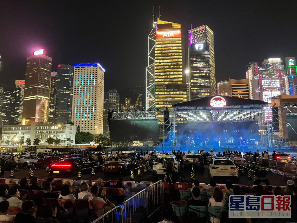 揸車睇演唱會對香港人來講是新體驗。