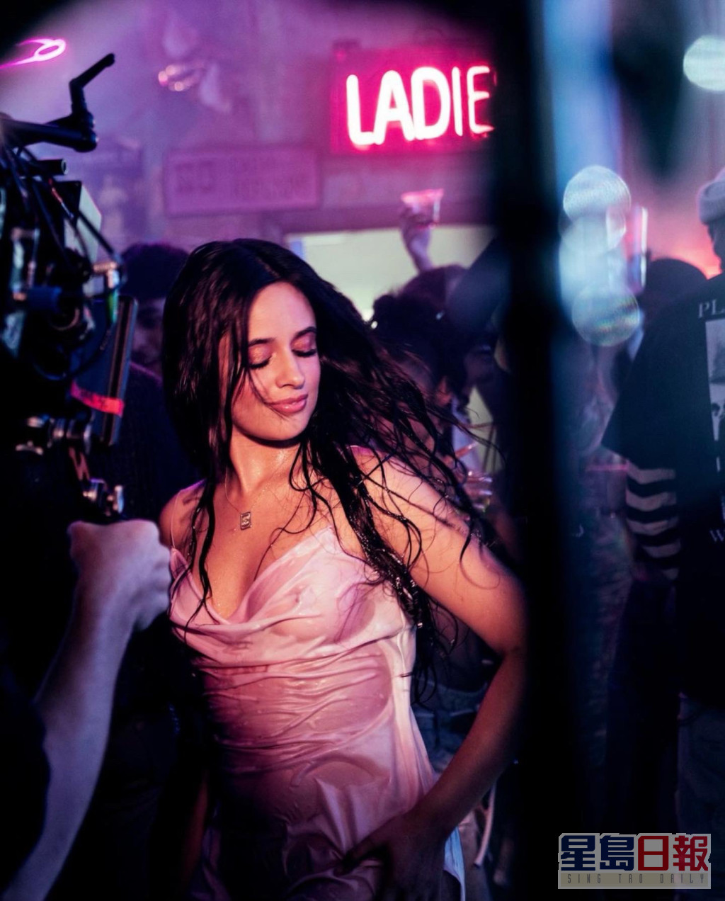 Camila Cabello近日频为新歌宣传。