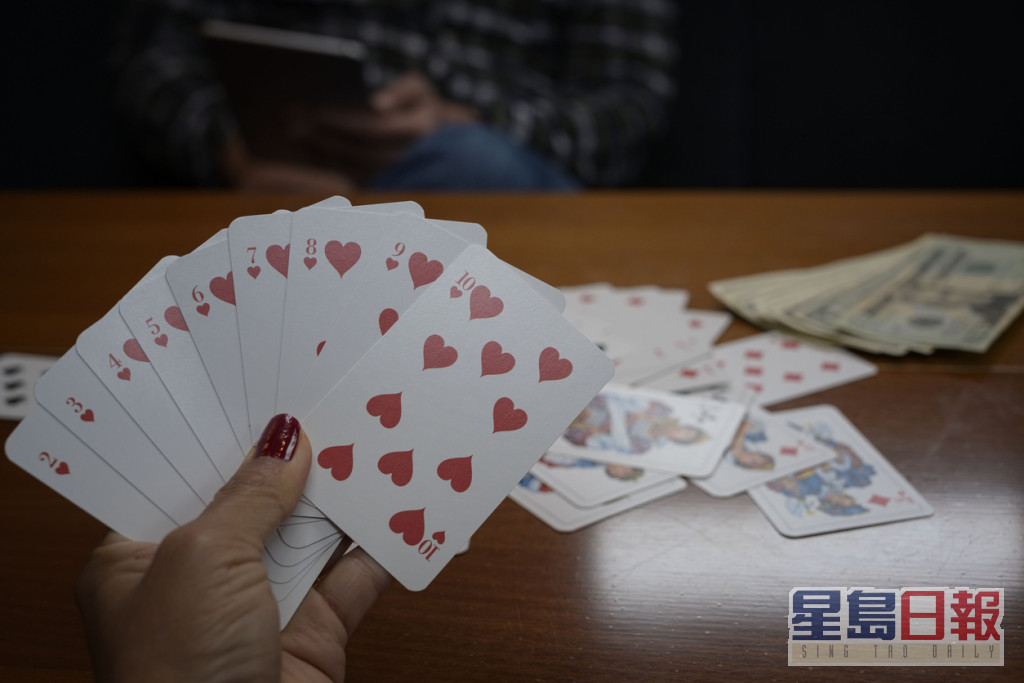 调查指玩啤牌及打麻将等社交赌博，是市民最常赌博活动之一。iStock示意图