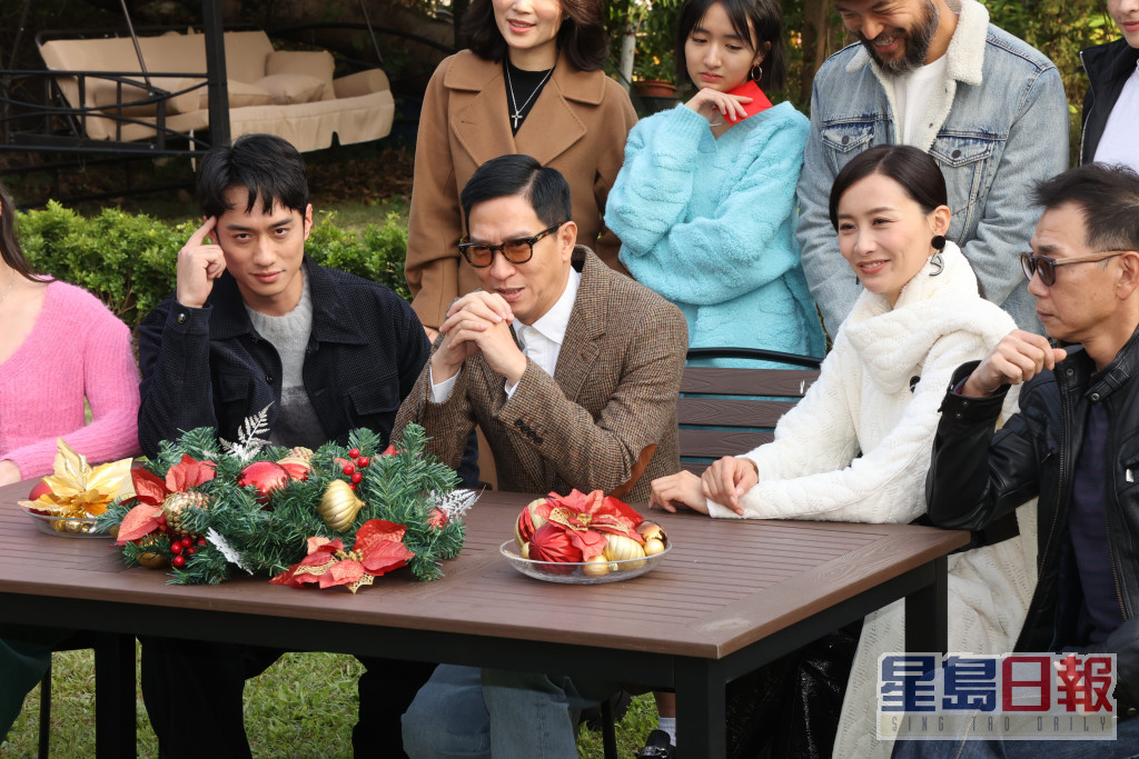 陈法拉没有放弃香港市场，去年底曾返港拍摄张家辉第四部当导演的电影《赎梦》。  ​