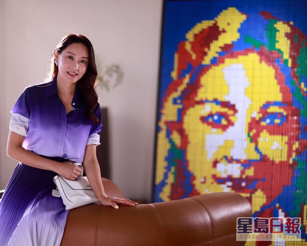  要用扭計骰砌出楊卓娜呢幅肖像畫真係唔簡單。