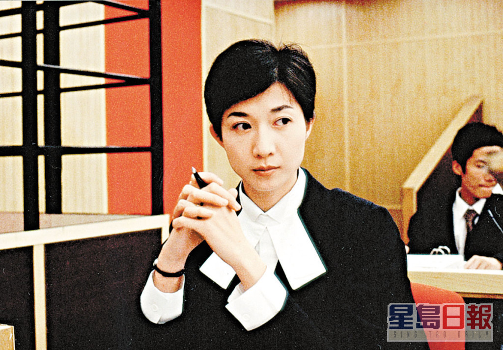 吴绮莉饰演律师。