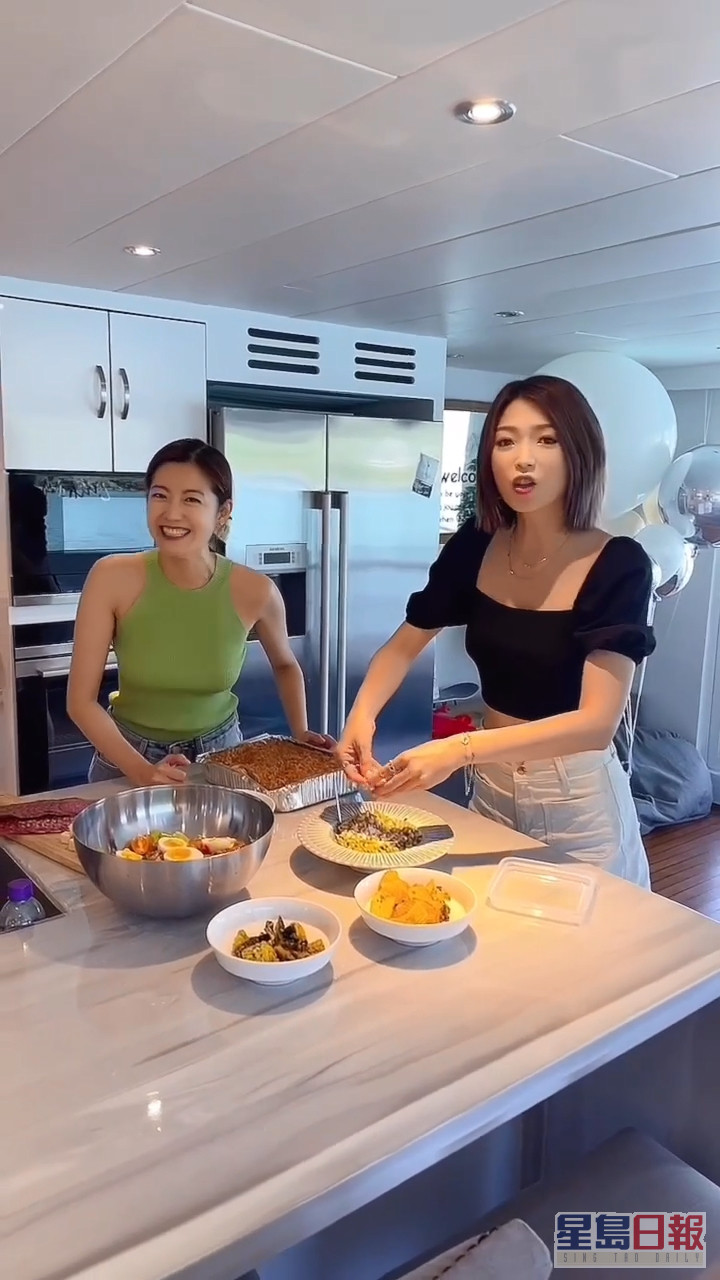 陈自瑶与连诗雅为船P准备食物，透露今次是黄翠如的惊喜生日party。