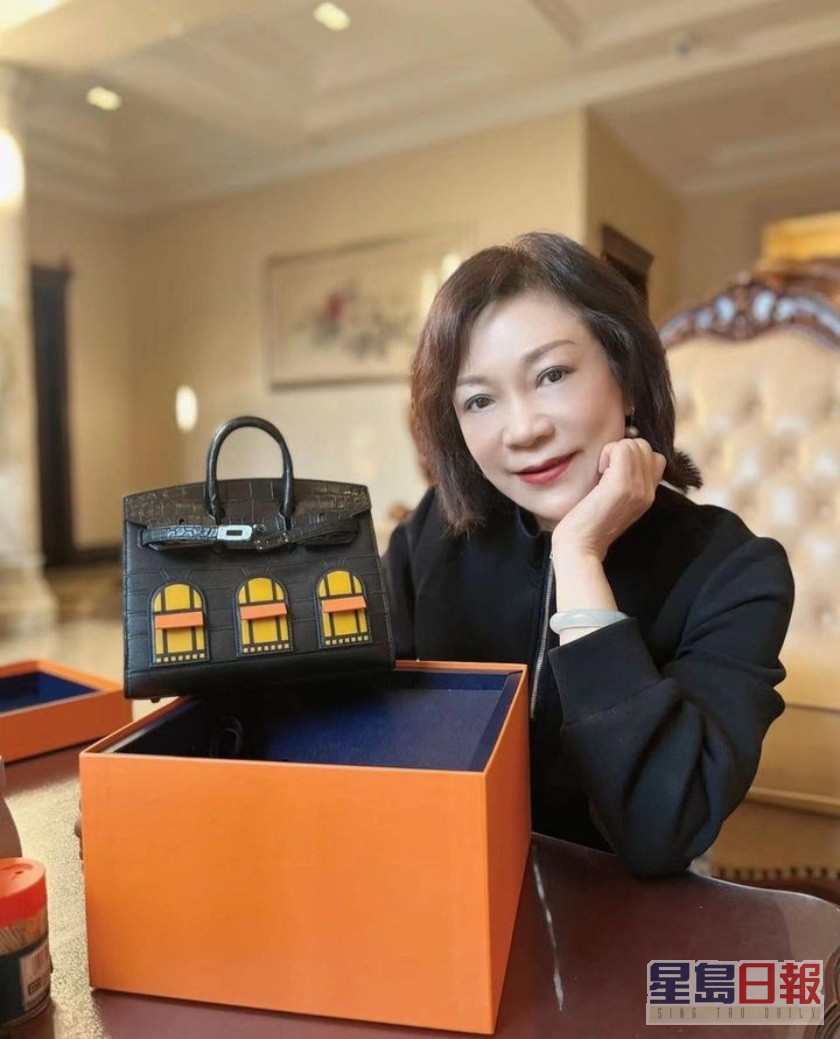 林作妈王莉妮买到炒价200万的Faubourg Birkin。