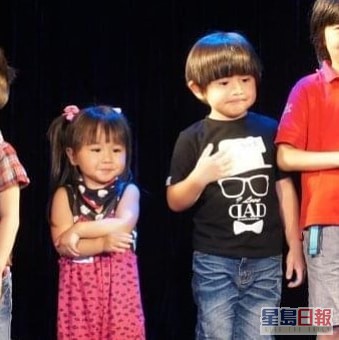 鄭耀軒由3歲開始已經拍劇。