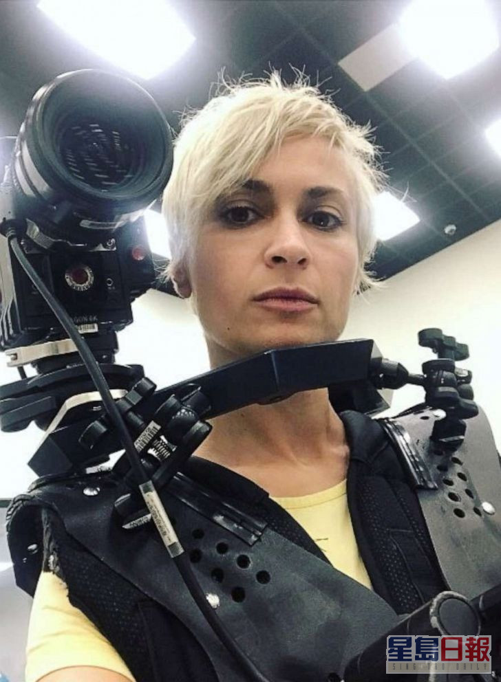 42歲的攝影導演Halyna Hutchins在意外中中槍身亡。