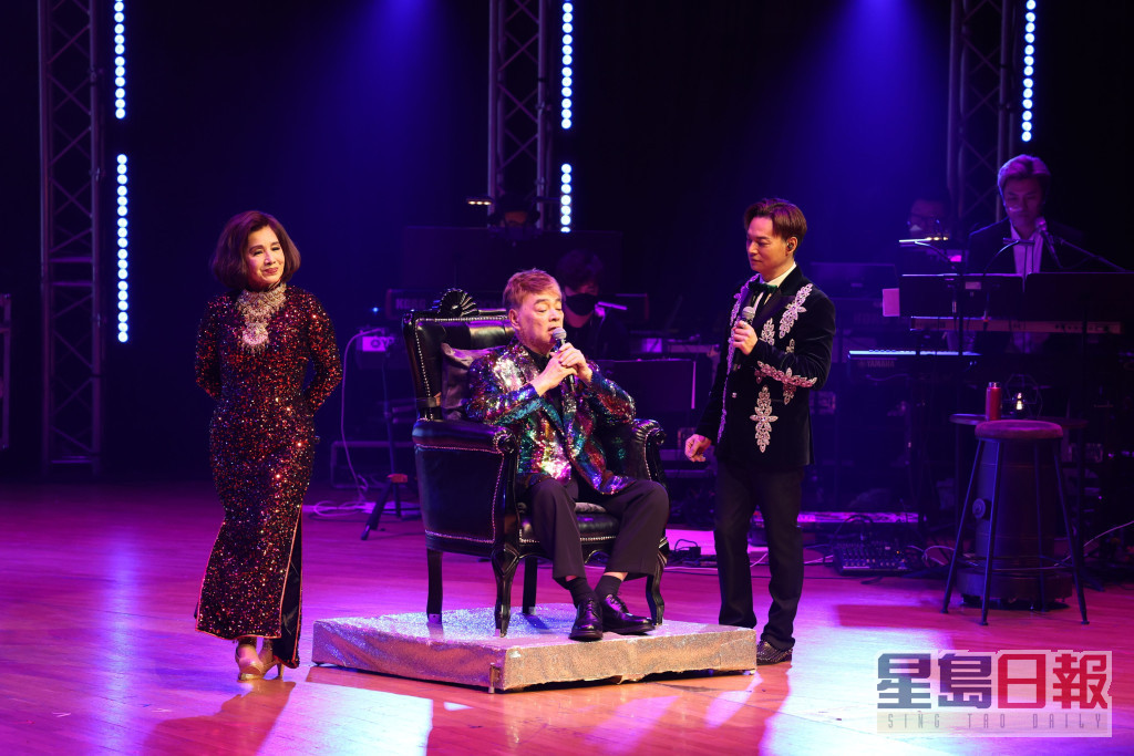 去年8月张伟文喺元朗大剧院演唱，获姚炜及方俊做演出嘉宾。