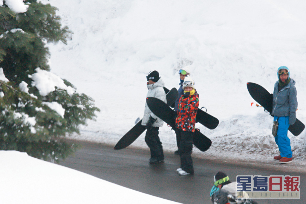 2011年又再同游北海道滑雪。（东周刊图片）