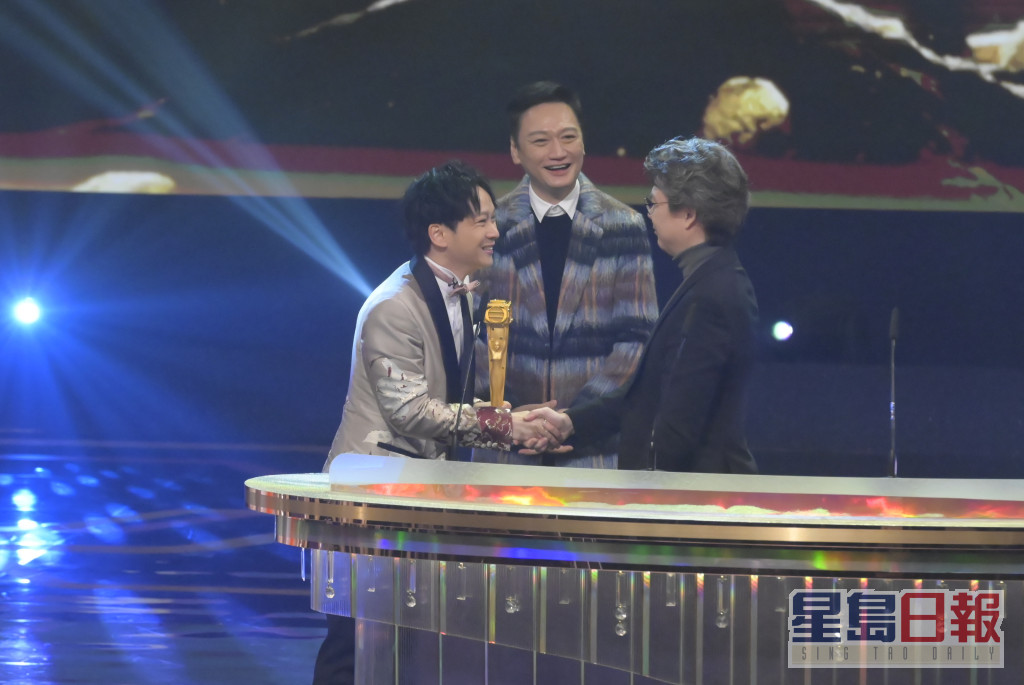 近年甚少于幕前露面的梁荣忠再踏TVB，网民都表示惊喜。