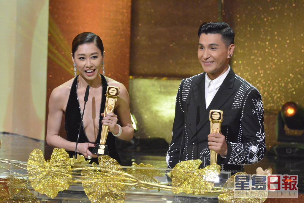陳展鵬於2016年憑《城寨英雄》獲得《萬千星輝頒獎典禮2016》「最佳男主角」獎。