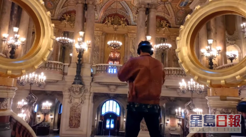 周杰伦于巴黎歌剧中心录歌。