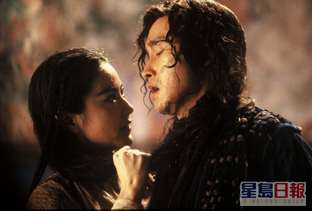 1993年张国荣还有与林青霞担正的《白发魔女传》上映，在日本同样受到欢迎。