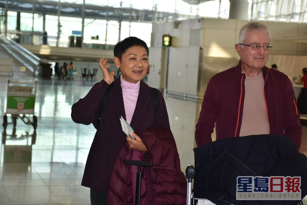 葉麗儀與老公離港近兩年，表示十分掛住香港。
