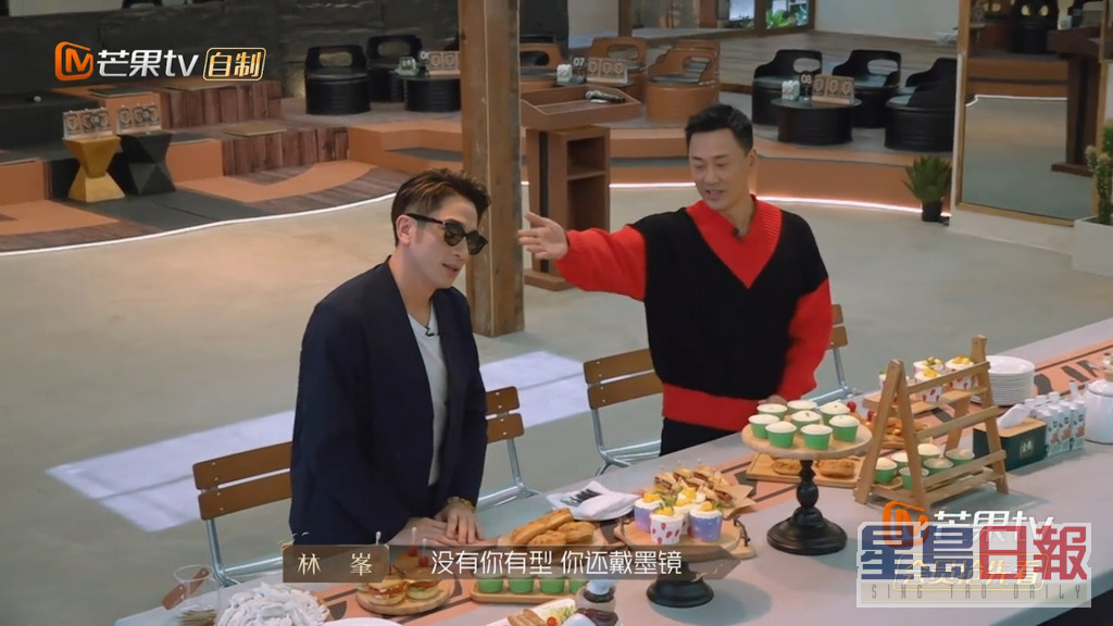 吴卓义及林峯在内地拍节目《披荆斩棘的哥哥2》。
