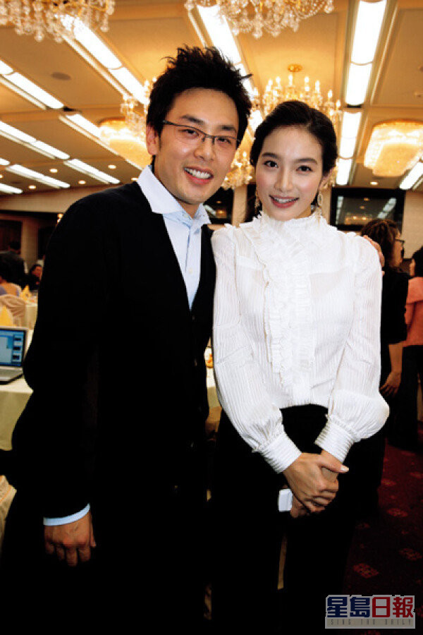 李敏英当红时期就奉子成婚嫁给演员李灿，可惜婚姻只维持了13天。
