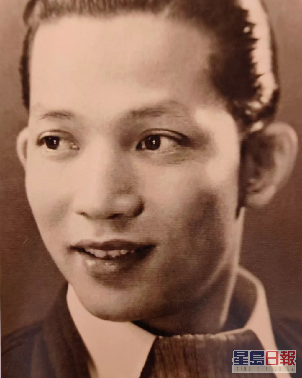 馮素波的爸爸是已故導演兼演員馮峰。