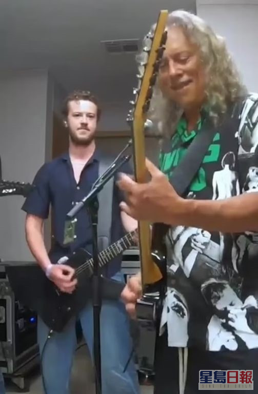 其间Joseph忍不住边弹边欣赏传奇结他手Kirk Hammett的演奏。