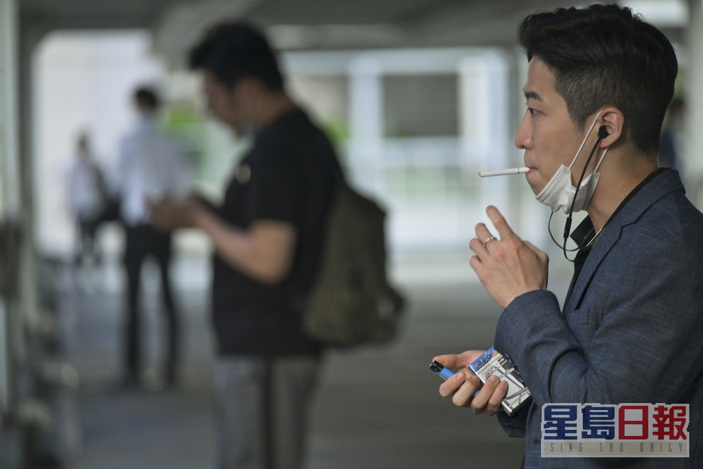 盧寵茂表示會透過多項控煙措施控制吸煙人數。資料圖片
