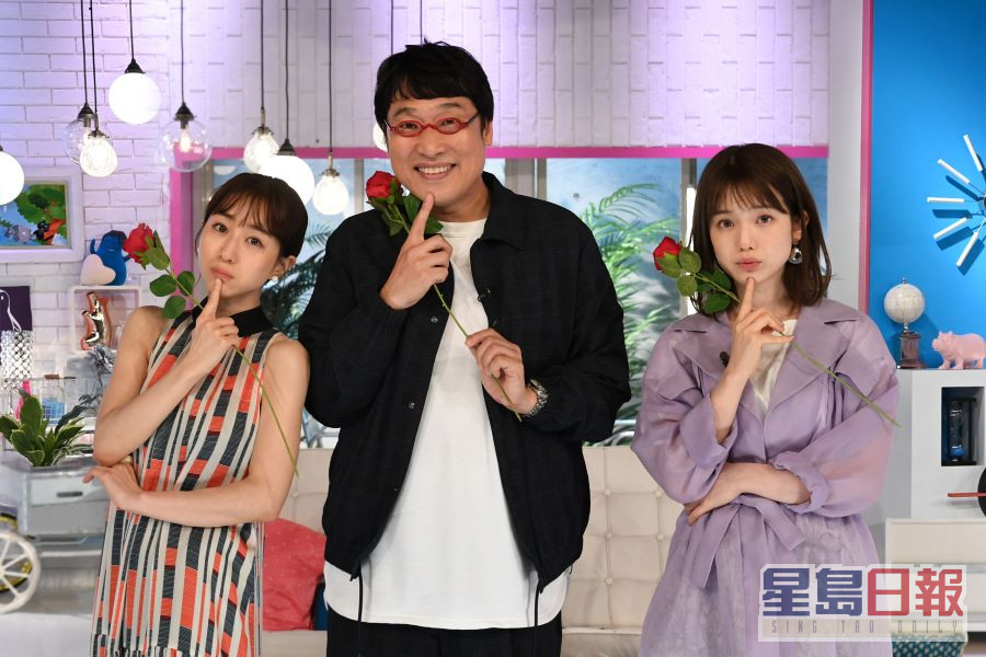 田中美奈实（左）主持的人气节目《心机女》，将会推出跨年特辑。