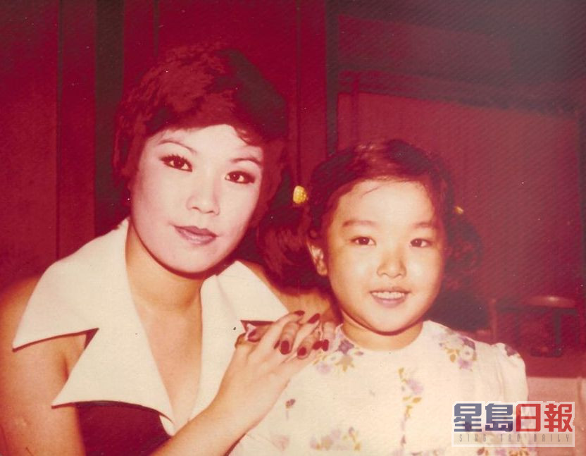 刘雅丽现年52岁，但方锦培称刘母只跟咗本叔41年。