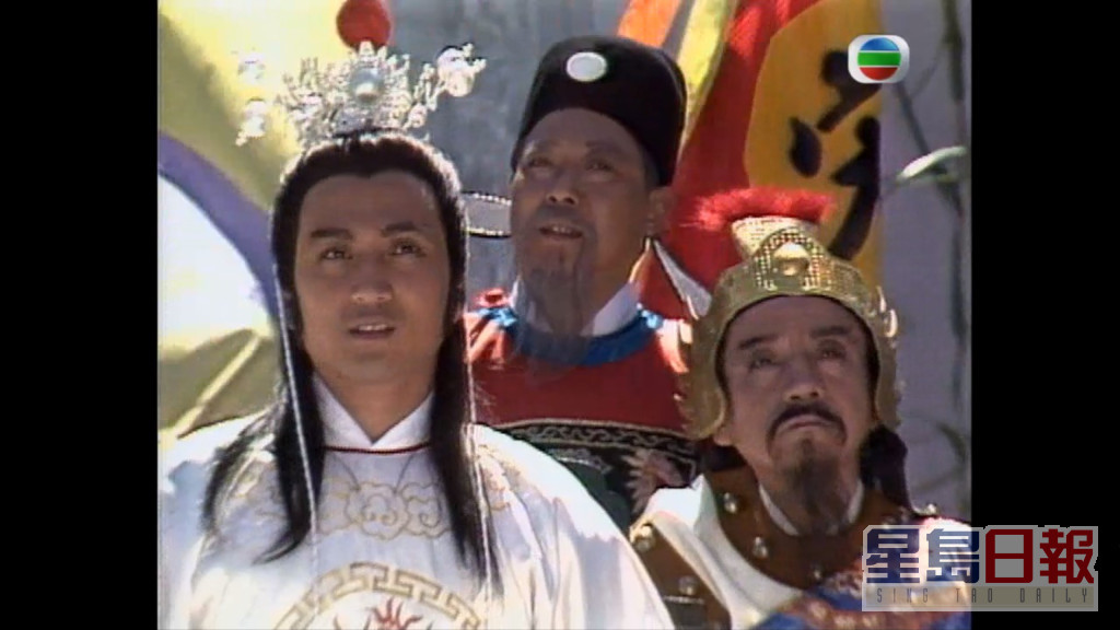 湯鎮業（左）飾演八賢王趙德昭。