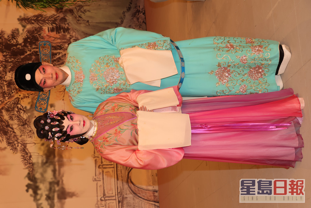 今年两人演出粤剧折子戏《紫钗记之阳关折柳》，筹得50万。