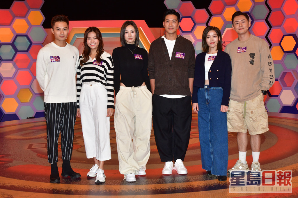 众艺人为节目《唔玩唔知有奖攞》担任嘉宾。