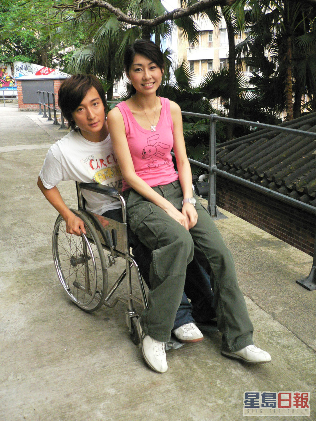 2005年胡定欣再為方力申拍攝《ABC君》MV。