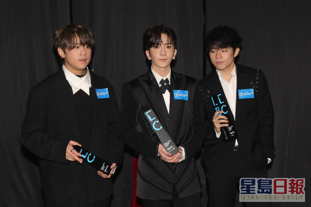 「CHILL CLUB 年度男歌手奖」由卢瀚霆（Anson Lo)、姜涛及陈卓贤（Ian）三人包揽金银铜奖。