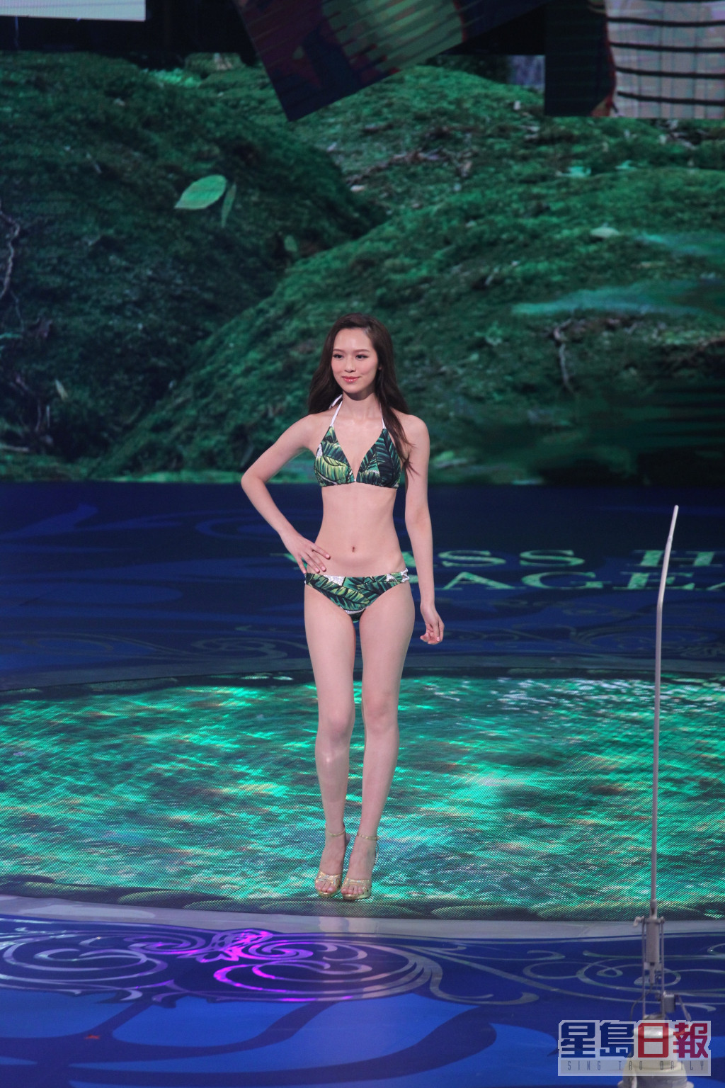 2016年港姐泳裝亦是綠色為主題。