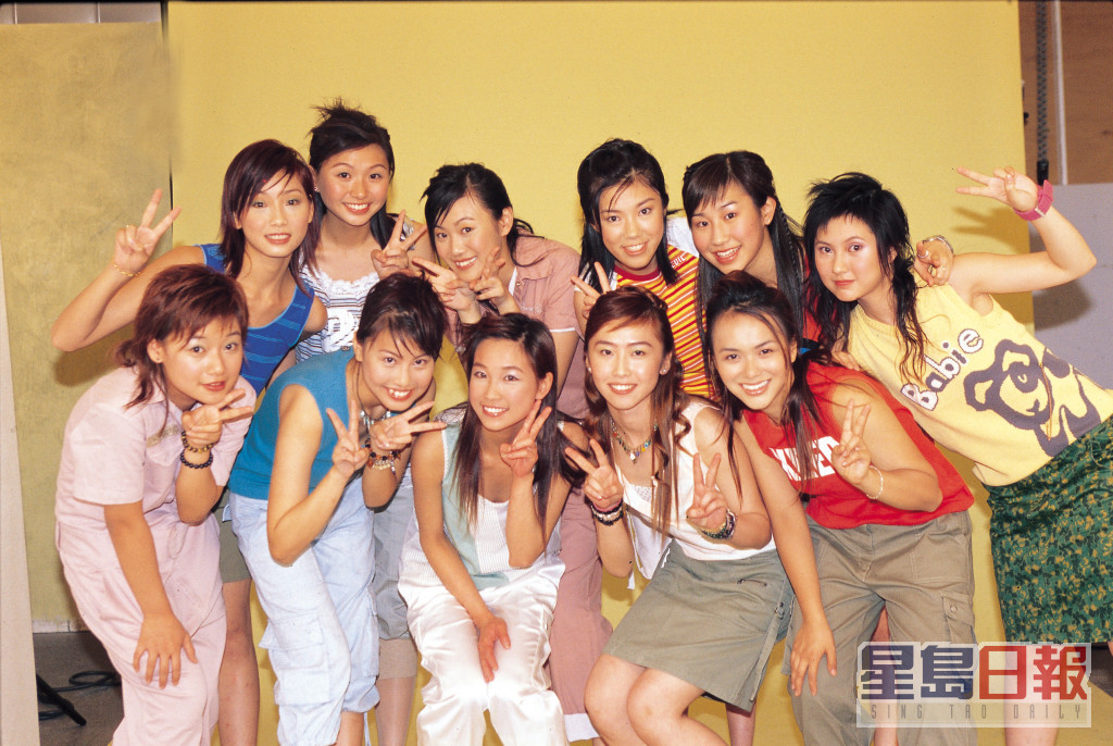 朱智贤（后排左三）曾为变靓解话，声称只是化妆技术问题。