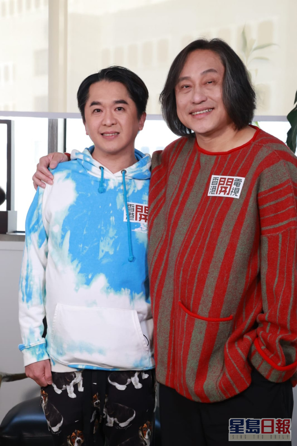 鄧兆尊為香港開電視節目《開運秘笈》錄影。