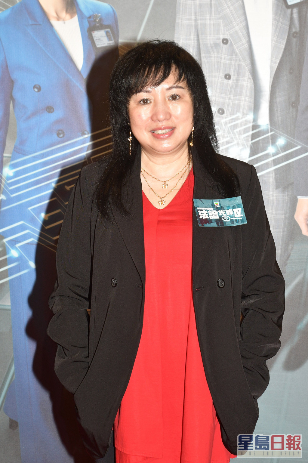 梅小青是TVB著名监制，曾拍过多部经典剧集。
