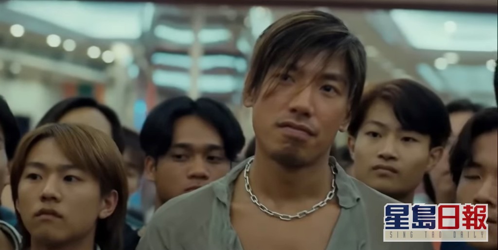 张耀扬凭电影《古惑仔3之只手遮天》饰演东星「乌鸦」一角爆红。