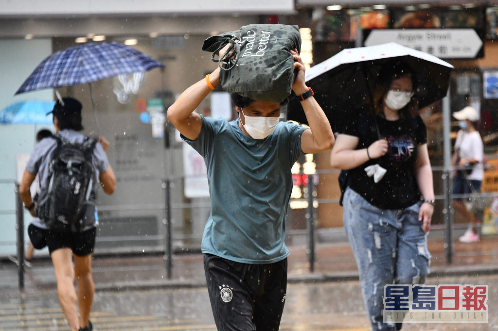 天文台发布秋季季度预报，预料香港气温正常至偏高，雨量正常至偏多。