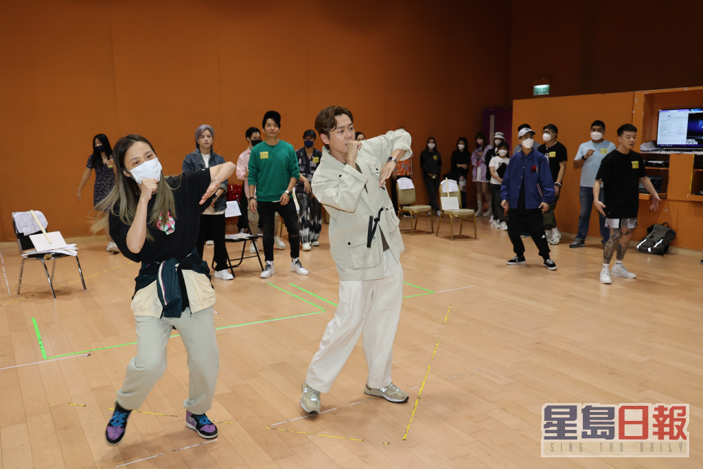 TVB藝員落力為台慶練舞。