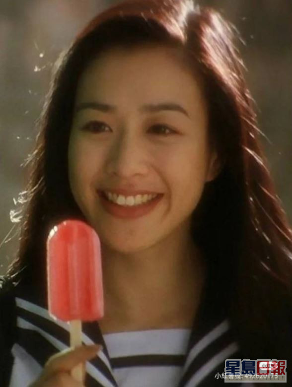 锺丽缇1996年于电影《食神》中，客串演一名女学生。