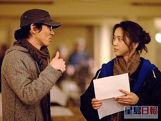 汤唯2010年与男神玄彬拍金泰勇执导的《晚秋》。